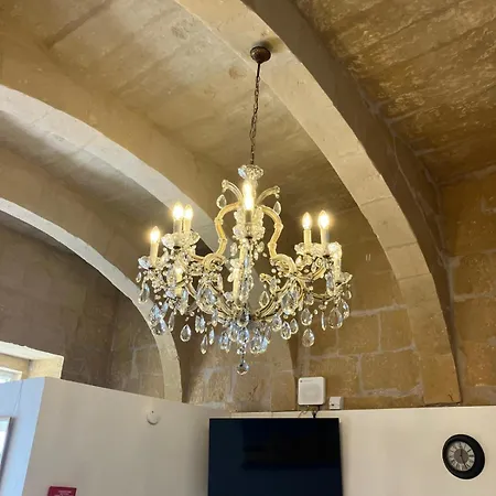 V86 - Harbour Lookout Valletta