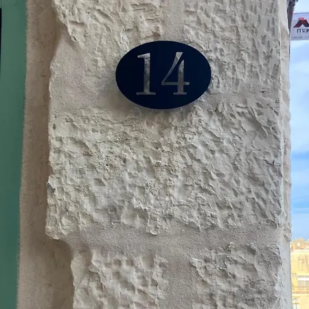 V86 - Harbour Lookout * Valletta