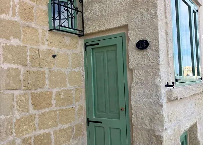 V86 - Harbour Lookout Apartment Valletta